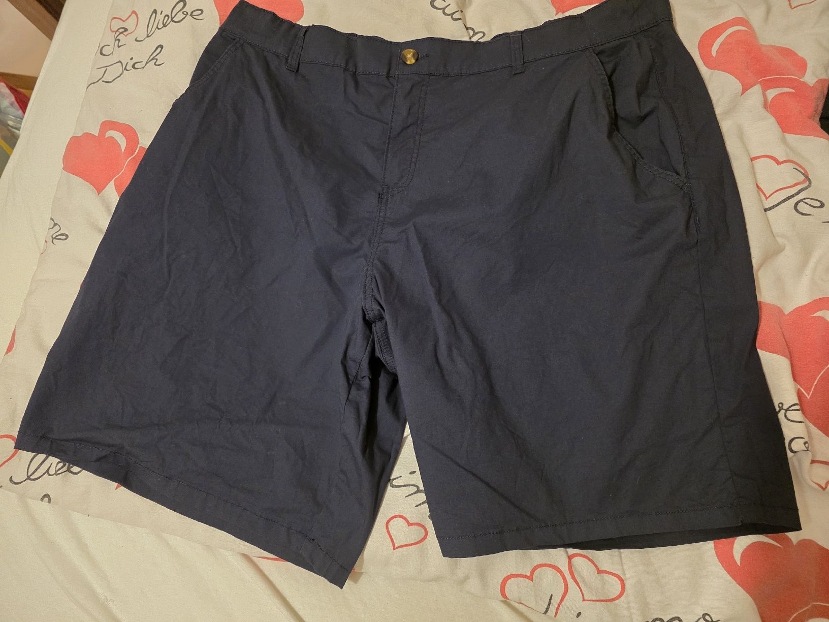 Hosen: Damen Bermuda-Shorts unifarben – Neu (gemäss Beschreibung) aus Kriens von Caroline_Schweiz