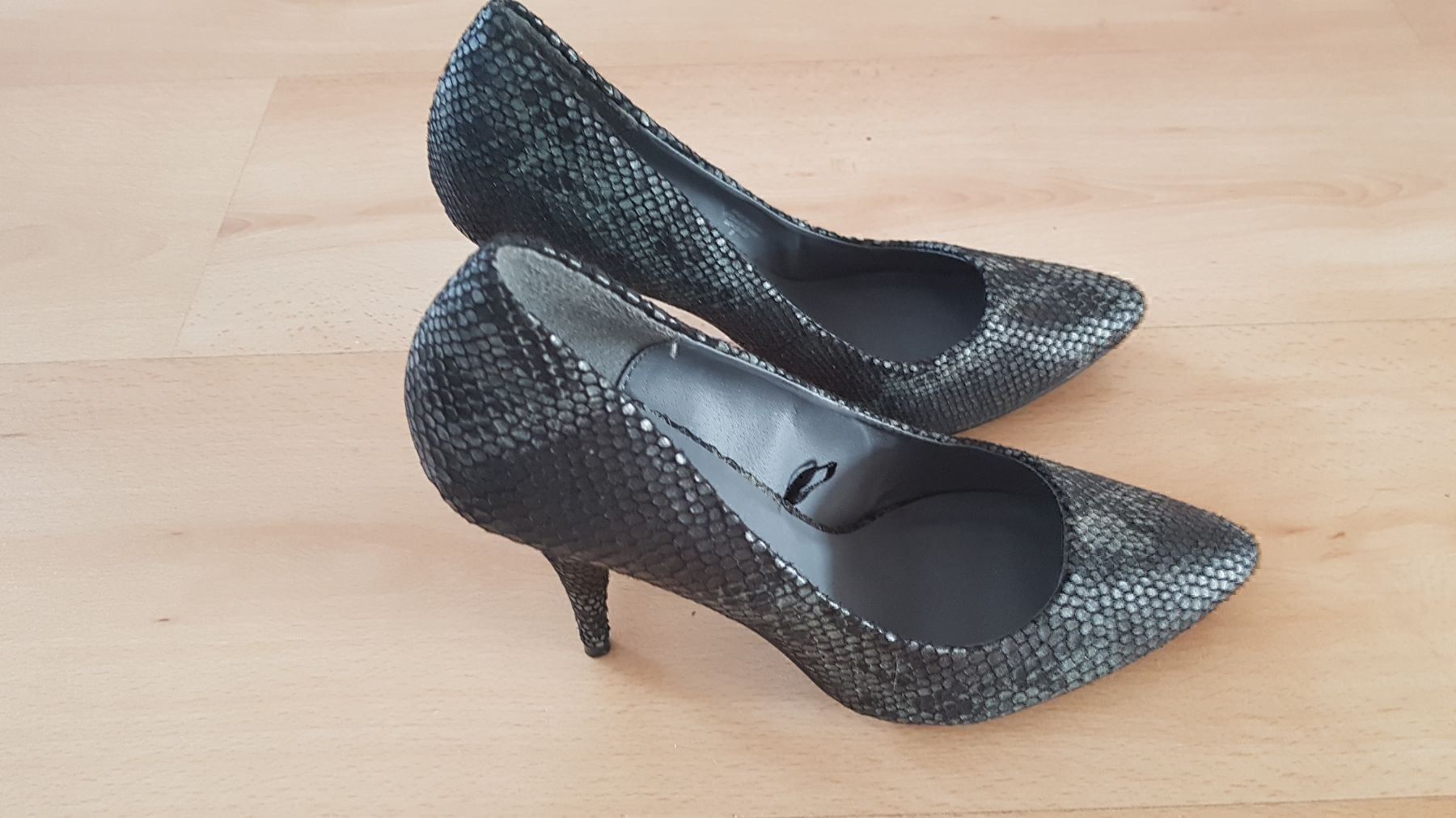 Scarpe da donna: Neue Dammen Pumps – Nuovo (secondo la descrizione) da Schöfflisdorf venduto da CrRG21
