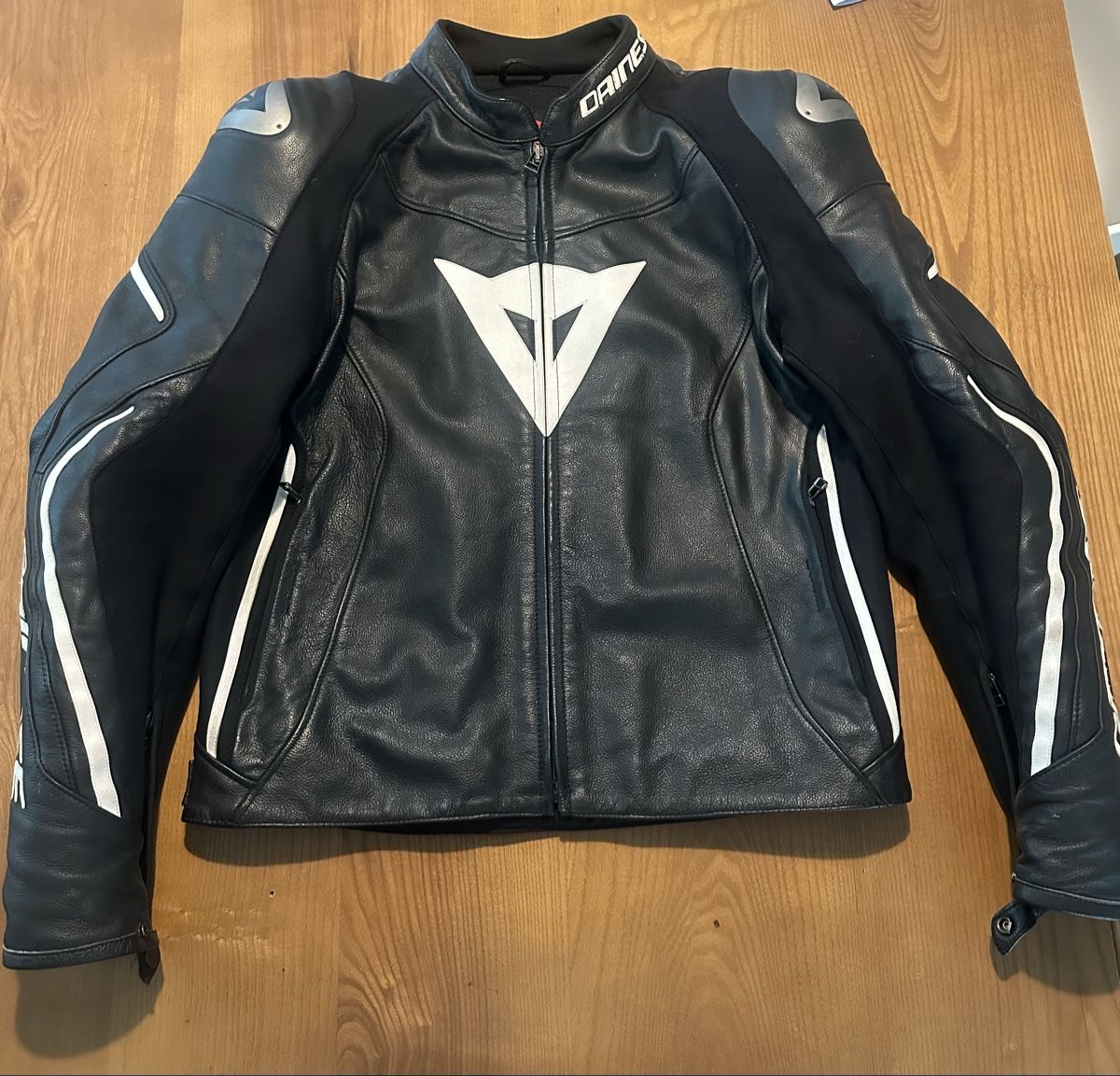 Dainese Giacche: Dainese leather jacket  – Usato da Walperswil venduto da 1pe_2rbz