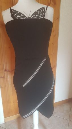 Robe noire avec strass, bustier ou bretelles taille S