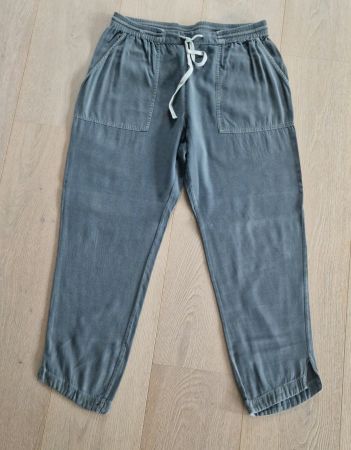 7/8 Hose Billabong grau Gr. 27 (Damen)