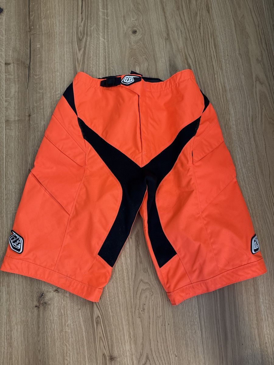 Troy Lee Hosen: Troy Lee Designs Moto Shorts Gr. 36 – Gebraucht aus Grächen von Range725
