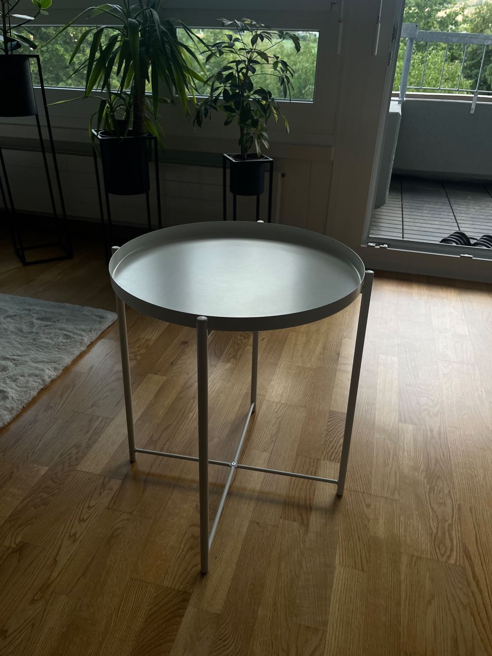 Ikea Tische: Metaltisch weiss Ikea – Gebraucht aus Bolligen von ais_rbv7