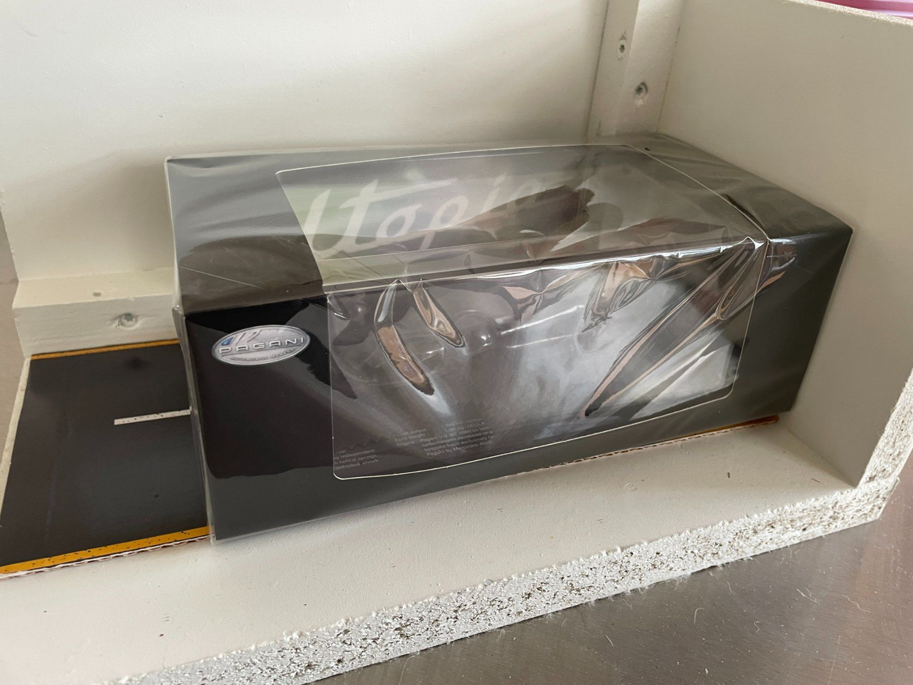 Modellautos: PAGANI Utopia FULL OPEN               LCD 1:43 – Neu und originalverpackt aus Wohlen AG von Erelpowerline