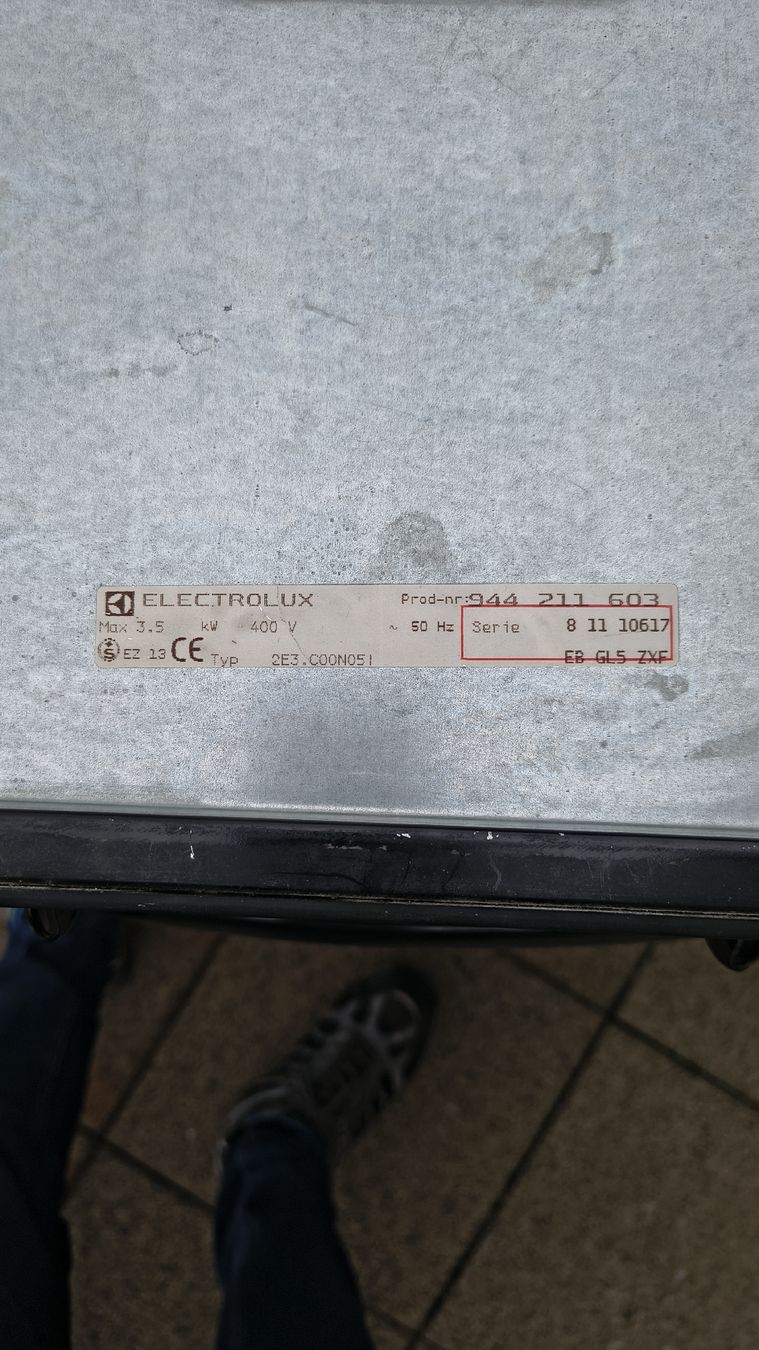 Electrolux Backöfen: Electrolux Einbaubackofen, schwarz, guter Zustand. – Gebraucht aus Neuhausen von fco_q585 5