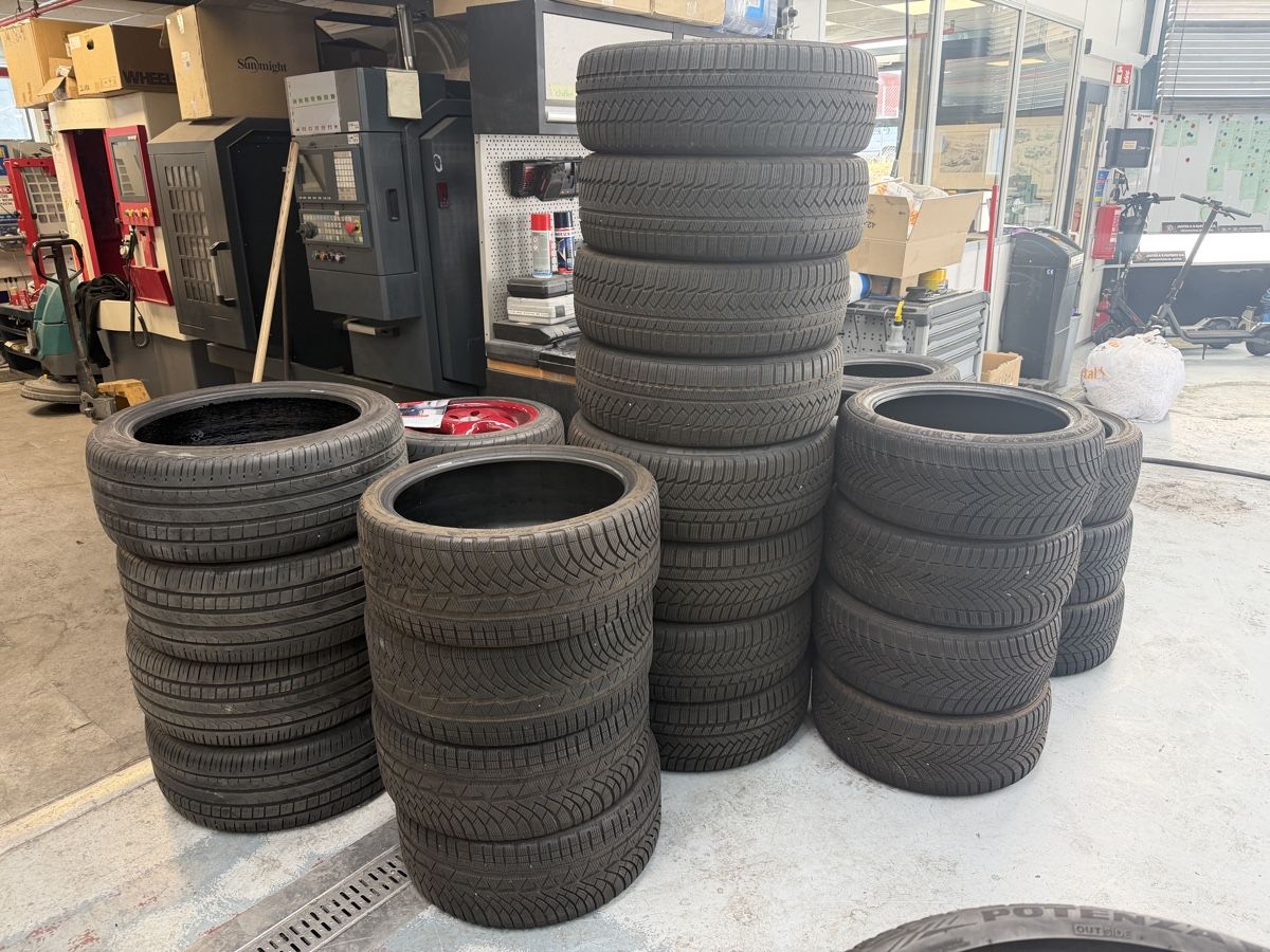 Pneus & Kompletträder: 18x pièces de pneus complets à vendre – Gebraucht aus Grand-Lancy von bin_6gwn 1