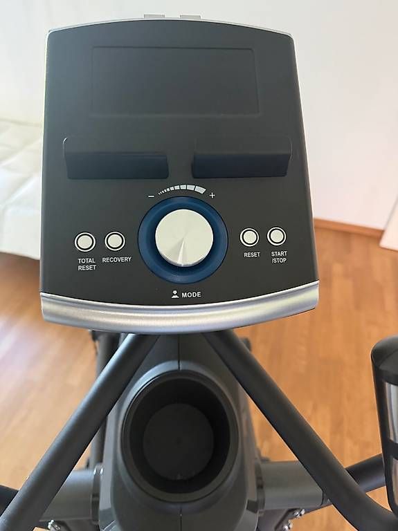 Hometrainer: Crosstrainer Cardiostrong EX70 – Usato da Gattikon venduto da finebooks 3