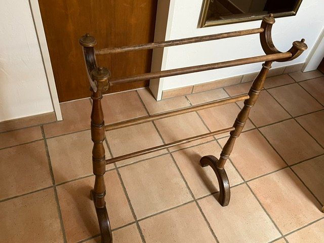 Portasciugamani: Antiker Handtuchhalter – Usato da OBERLUNKHOFEN venduto da CHEESECAKE2 1