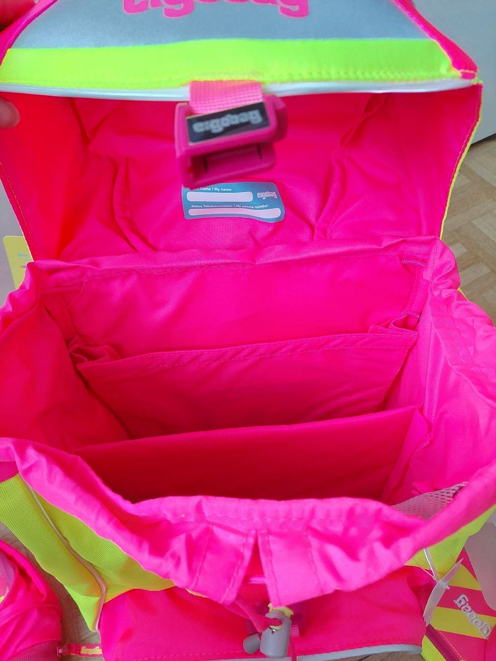 Ergobag Borse & Zaini: NEU! Ergobag "StrahleBär" Schulthek / Schulranzen 7-teilig – Nuovo e nell'imballaggio originale da Flims Dorf venduto da Truemorish 5
