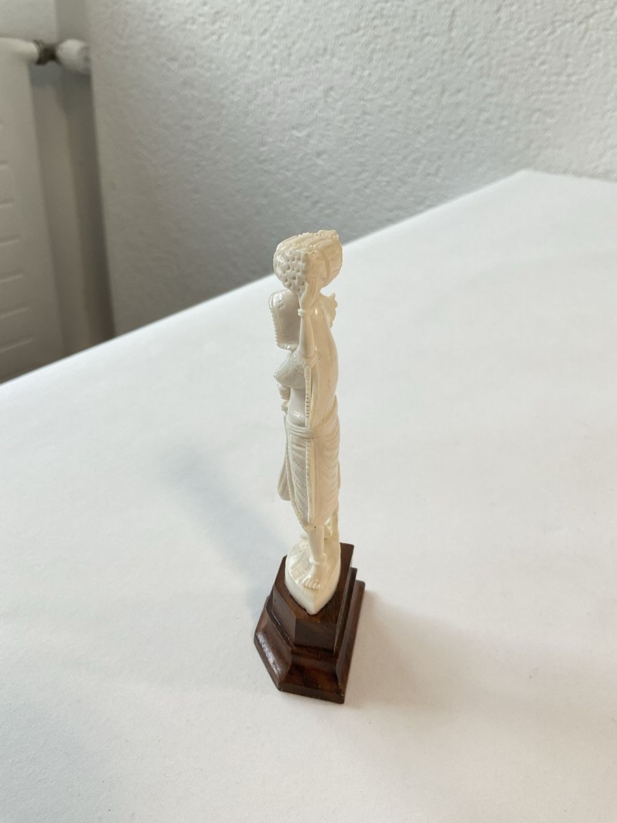 Statuette: Statuette ancienne, sculpté – Usato da Malleray venduto da Robot12 3