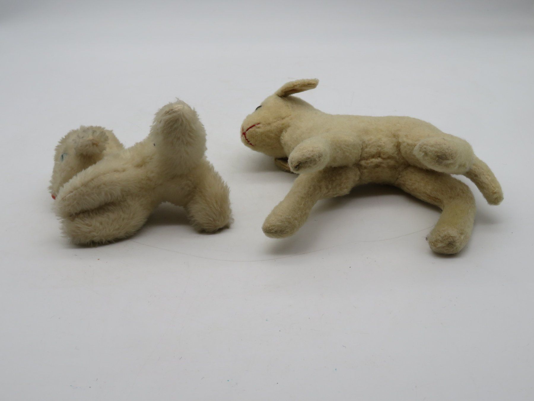 Giocattoli: 2er Set Vintage Stofftiere Schaf & Lamm – Usato da Reinach BL venduto da WBZ-Flohmarkt 3