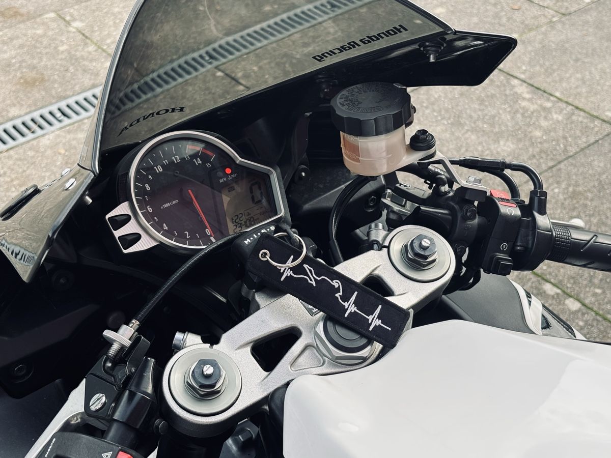 Honda Strada: Honda CBR 1000RR Fireblade SC59 – Usato da Biglen venduto da MaersuWyss 5