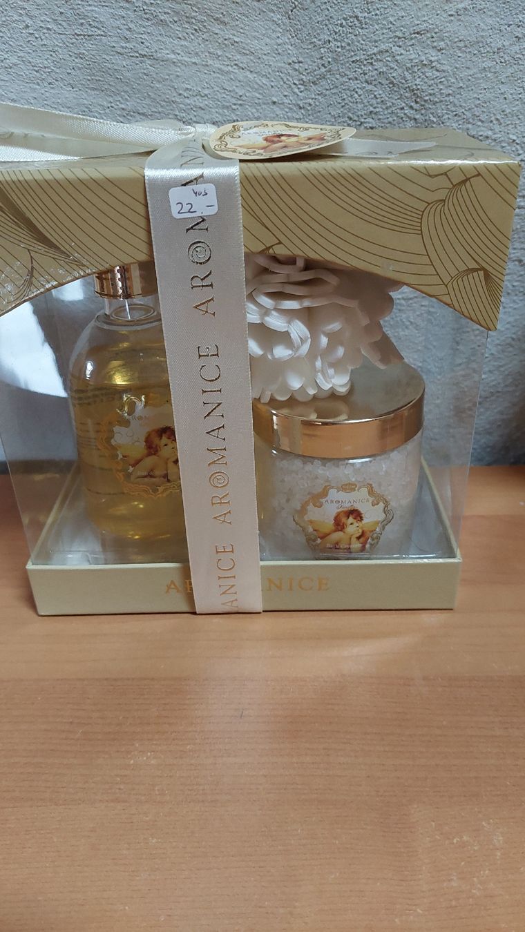 Altro per la cura del corpo: Lot de 3 coffrets de soin, liquidation boutique – Nuovo e nell'imballaggio originale da Marsens venduto da fakia 2