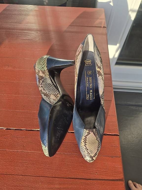 Chaussures femmes: Escarpins  – D'occasion à belmont par mastercheck