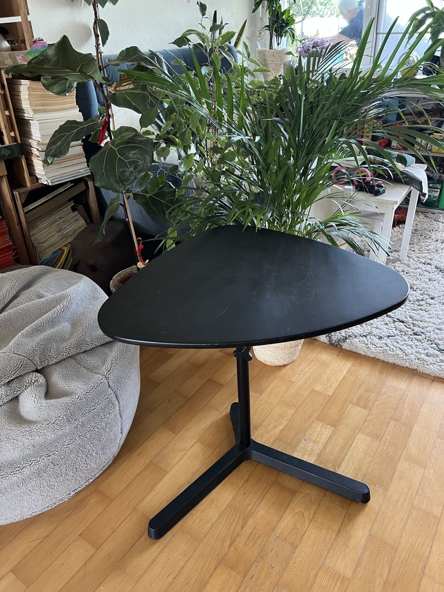 Tische: Modern Black Adjustable Side Table - Great for Summer! – Gebraucht aus Horgen von CarmenRL 2