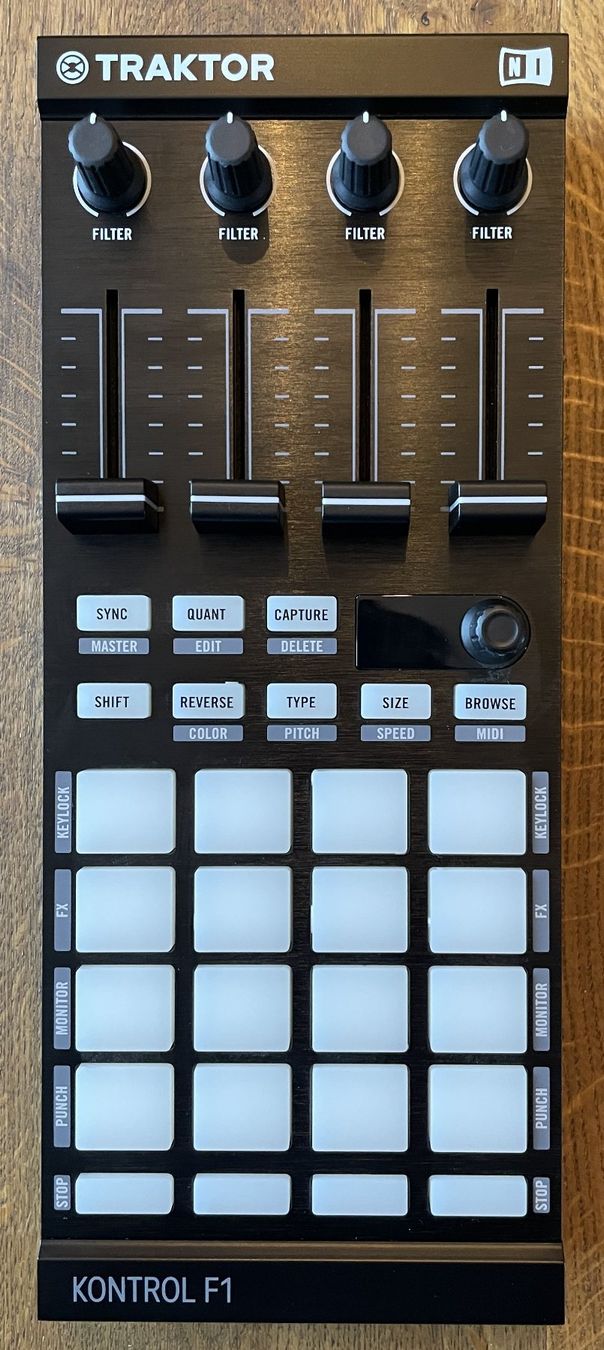Native Instruments Console di mixaggio: Native Instruments Traktor Kontrol F1 – DJ Controller – Usato da Uttwil venduto da SpeedJohn 1
