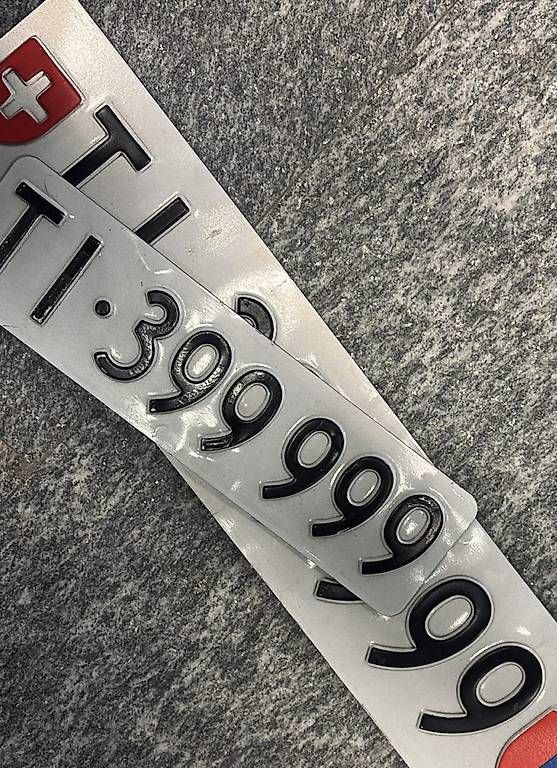 Alle Dekorationen: Targhe auto 6 cifre Ticino   – Neu und originalverpackt aus Ligornetto von Ksela