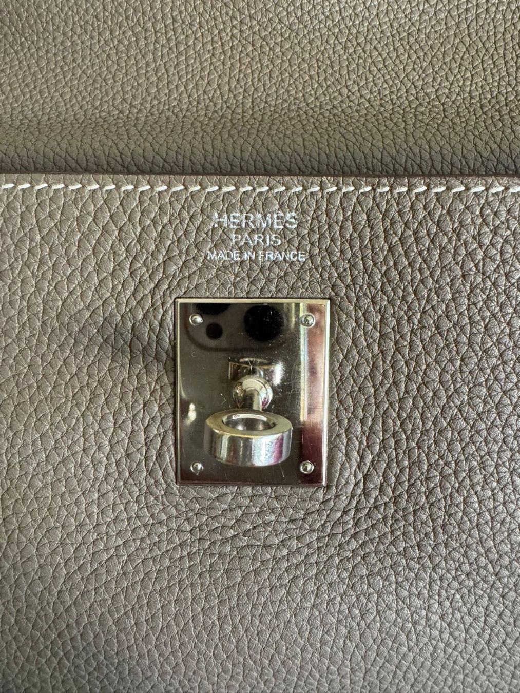 Hermès Borse da donna: Hermès Kelly 25 - Étoupe / Palladium – Usato da Reinach BL venduto da Yugi-Cards 6