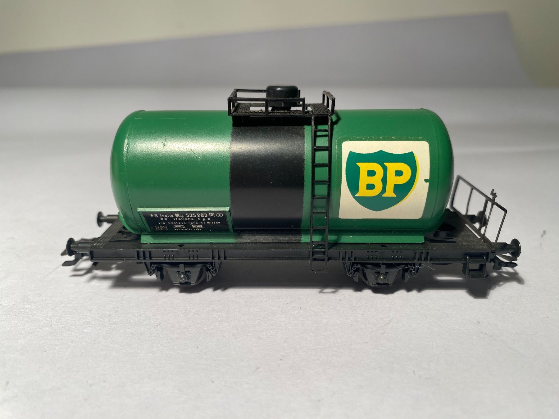 Lima Modellini di ferrovie: LIMA Tankwagen BP, DC Achsen – Usato da Buchrain venduto da Modellbahn11 1