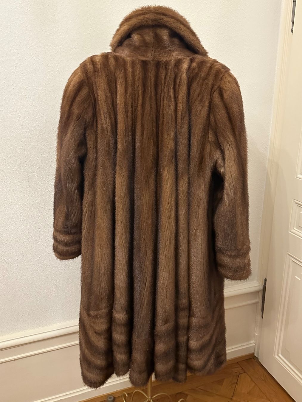 Nerz Mäntel: Wunderschöner Nerzmantel edel Nerz Visone Gr 42/44/46 – Gebraucht aus Basel von Blausara707 6