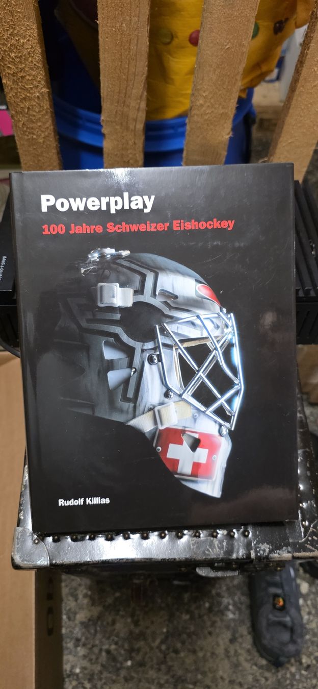 Libri: Powerplay 100 Jahre Schweizer Eishockey  – Usato da Moosseedorf venduto da fer_2h2m