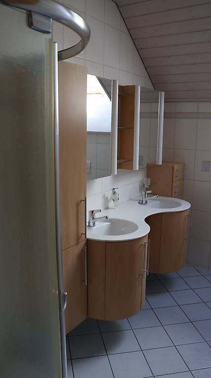 Mobili per bagno: Badmöbel inkl. Armaturen – Usato da Sutz venduto da Anker06