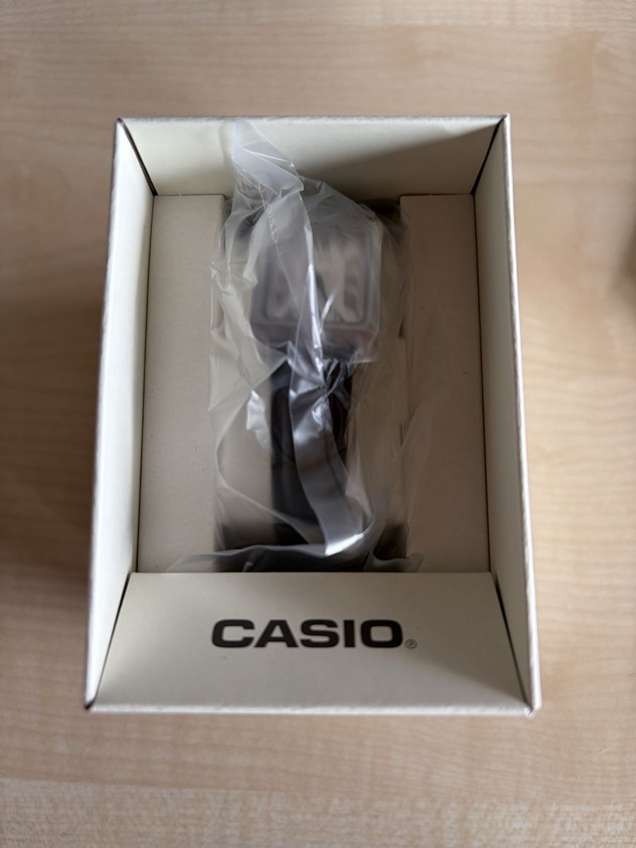 Casio Uhren: Casio Armbanduhr Collection Retro Classic Square – Neu und originalverpackt aus Visperterminen von manunik 1