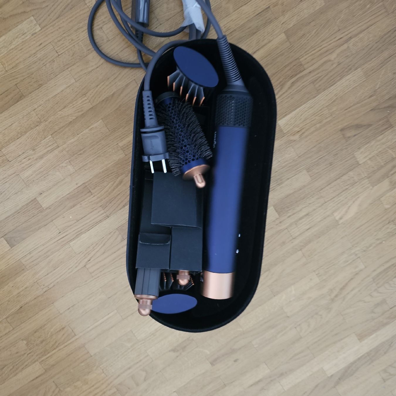 Dyson Sèche-cheveux: Dyson airwrap comme neuf – D'occasion à Plan les ouates par Braun_charly 1