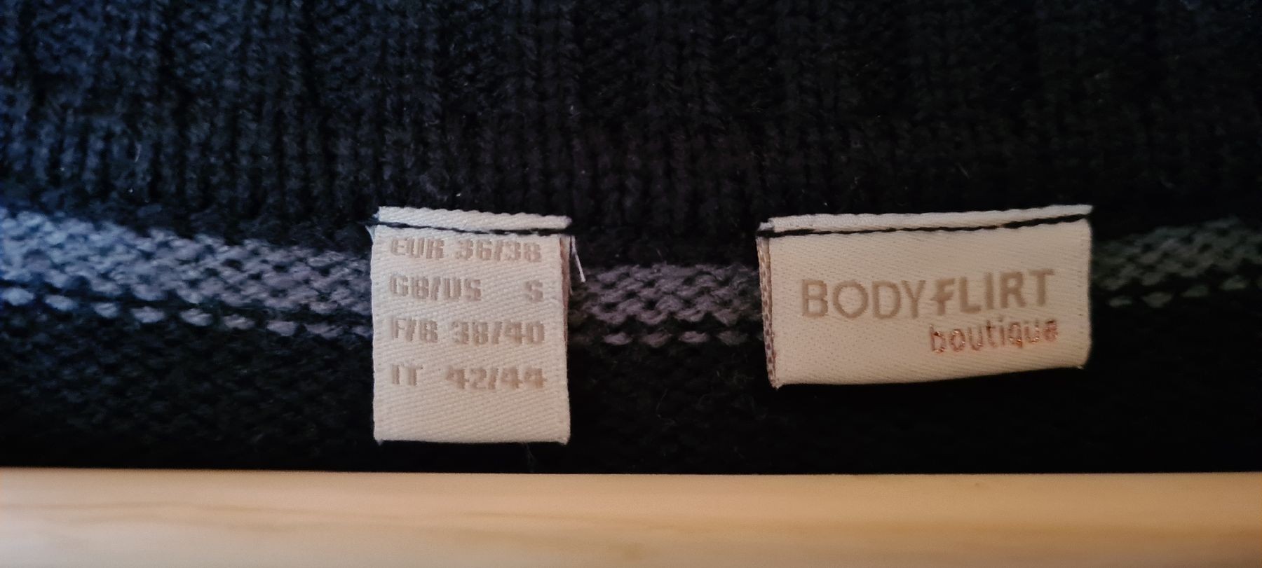 Kleider: Strickkleid – Gebraucht aus Davos Frauenkirch von Cluetsch 2