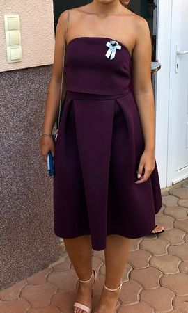 Robe jusqu’aux genoux, couleur prune T.XS/S