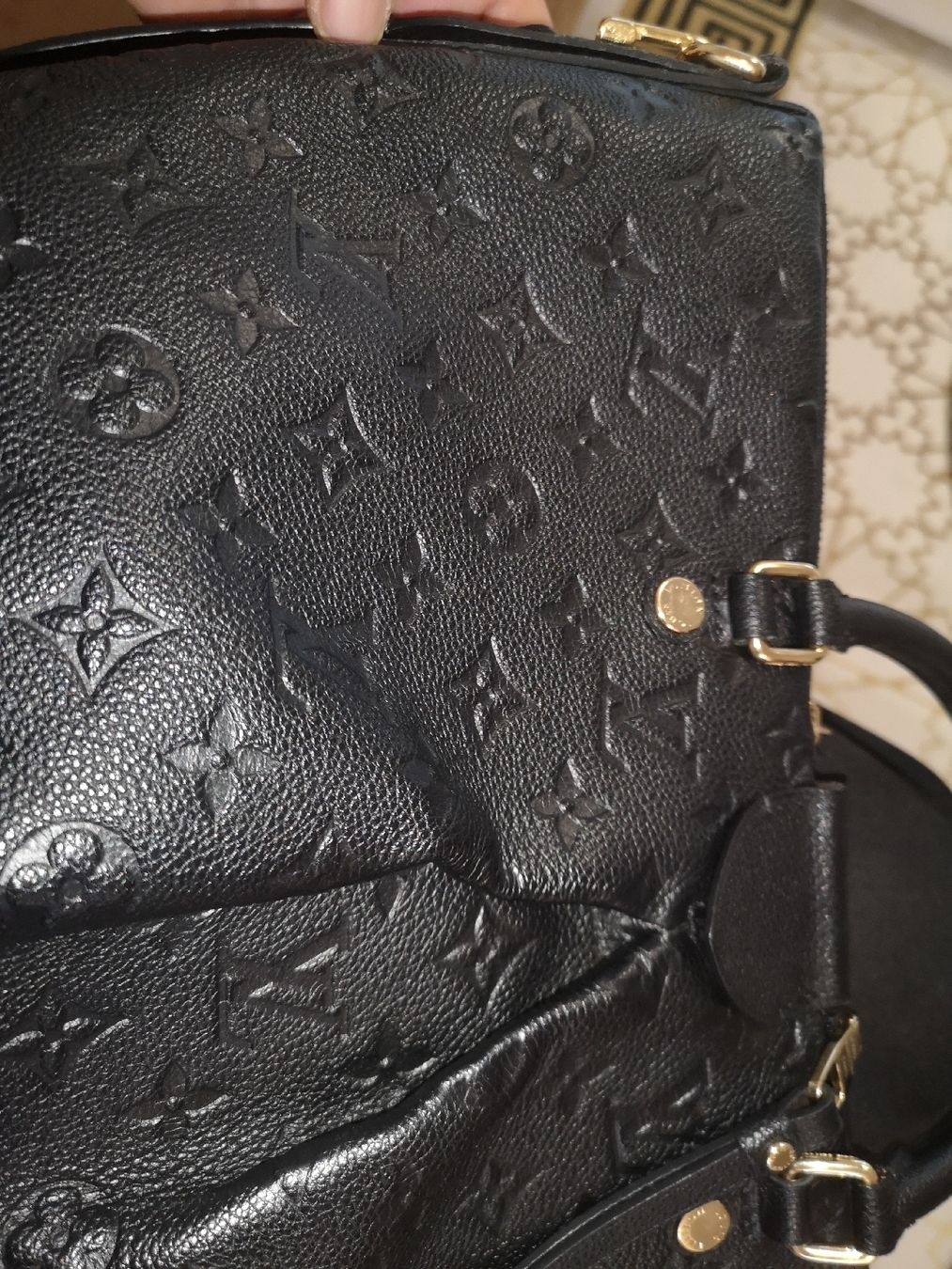 Louis Vuitton Borse da donna: Luis Vuitton Ledertasche schwarz Top Zustand – Usato da Dietikon venduto da pokerface5 7