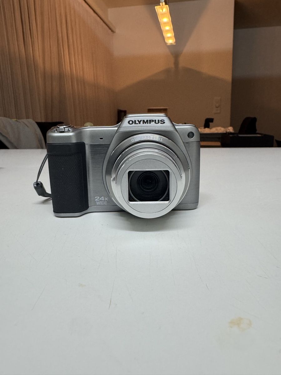 Olympus Fotocamera: Olympus SP-810UZ Digitalkamera – Usato da Kloten venduto da dri_p76r 1