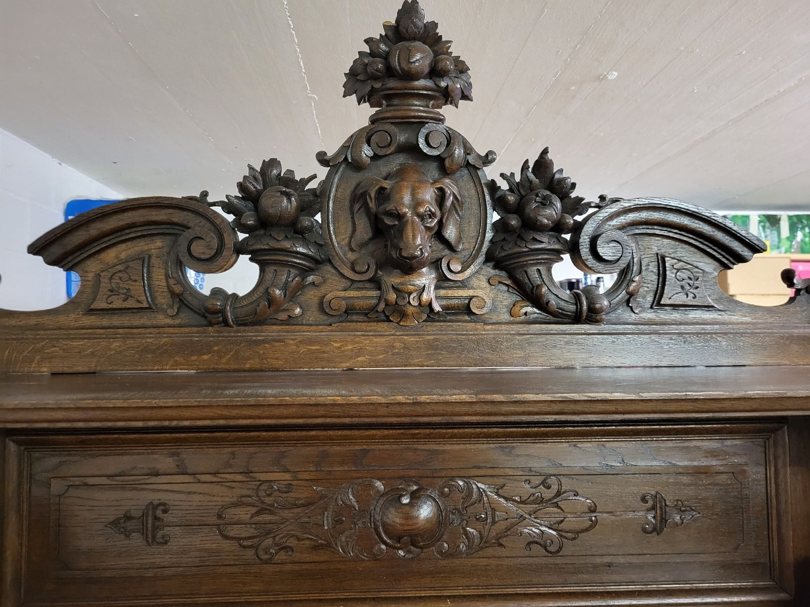 Credenze: Antikes Eichenbuffet Schrank mit Schnitzereien Holz – Usato da Rombach venduto da tine1111
