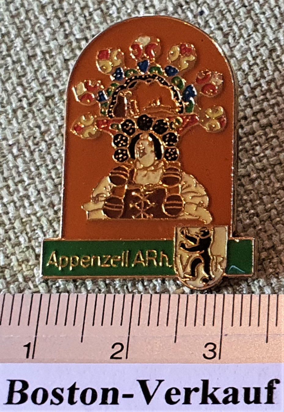 Plaketten & Abzeichen: D495 Pin Trachten Appenzell Ausserrhoden – Gebraucht aus Reinach BL von Boston-Verkauf 1