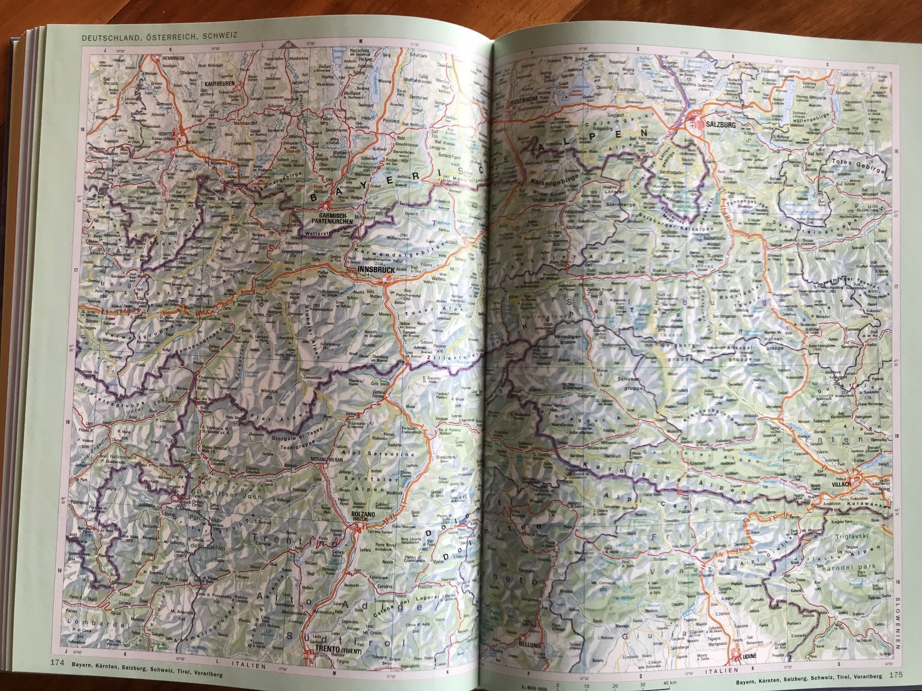 Bücher: Illustrierter Weltatlas – Gebraucht aus Meilen von Flockenwirbel 4