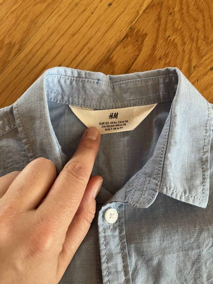 H&M Chemises, T-shirts & Polos: Kurzarm-Hemd Gr. 122 – D'occasion à Chur par cardem86 1
