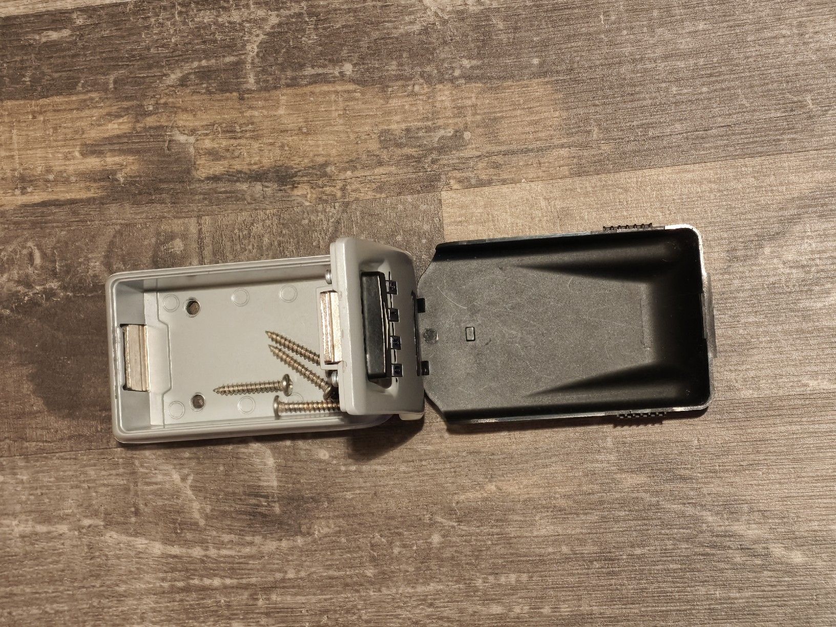 Tresor: Master Lock Schlüsselsafe mit Zahlencode – Wandmontage – Gebraucht aus Horn von Linnea15 2