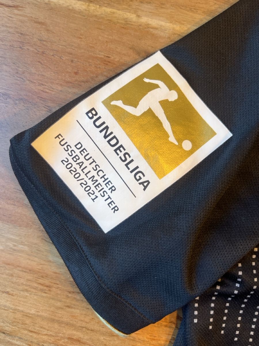 Bayern München Canottiere & Pantaloni: Fc Bayern Trikot Away 22/23 – Usato da Zürich venduto da User_99 1