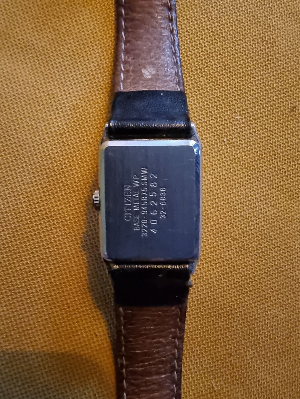 Guess Orologi: Fossil, Guess, Citizen Damenuhr – Usato da Meilen venduto da metzi08 5