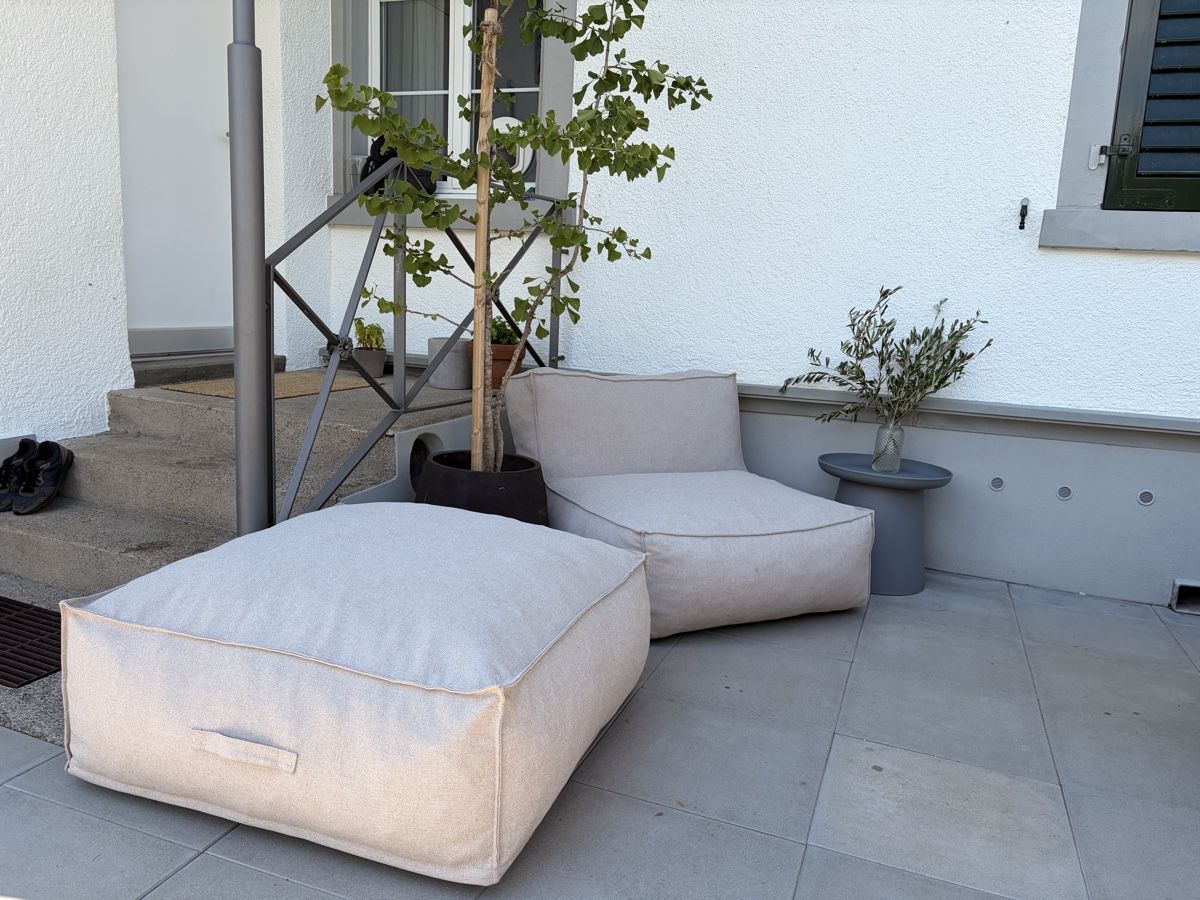 Poltrone: Sitzsack Lounger mit Hocker in beige – Usato da Altnau venduto da kurvenmuehle 2