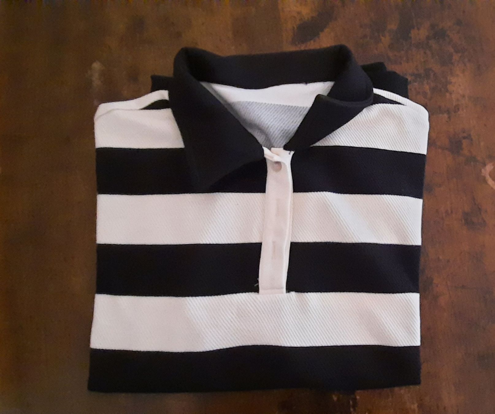 Maglioni & Felpe: Pulli breit gestreift schwarz/beige – Nuovo (secondo la descrizione) da Kilchberg ZH venduto da F27081987 1