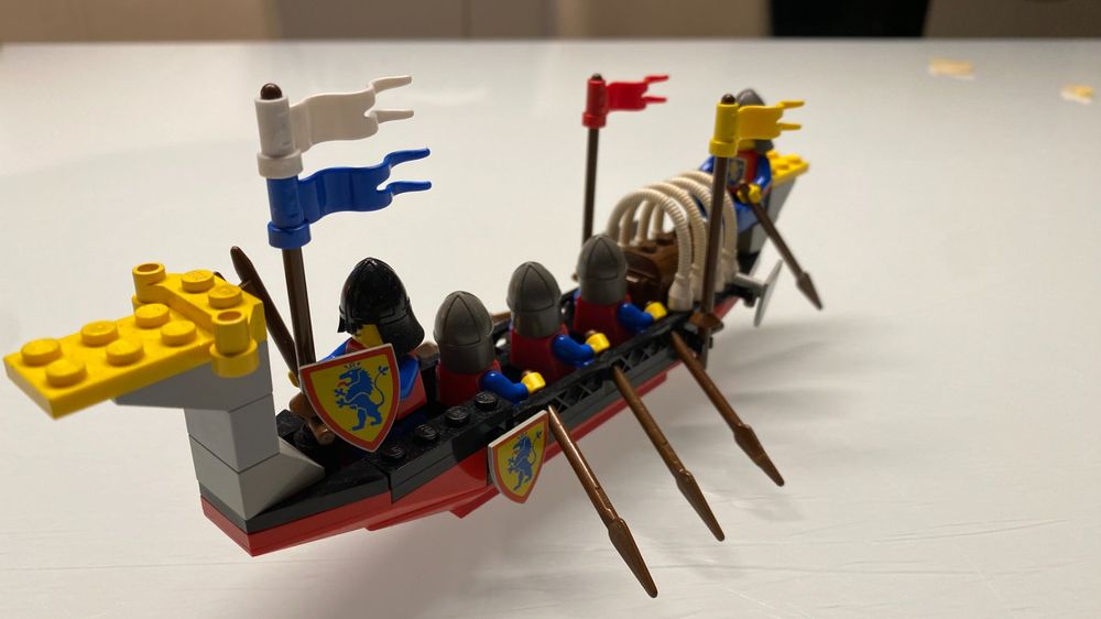 Lego Ritter Ruderboot mit Schatztruhe (Gebraucht) in Cham für CHF 21 ...