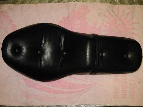 Sedili anteriori e posteriori: Kawasaki VN800 / 1995 Sattel – Usato da Rothrist venduto da THEI2