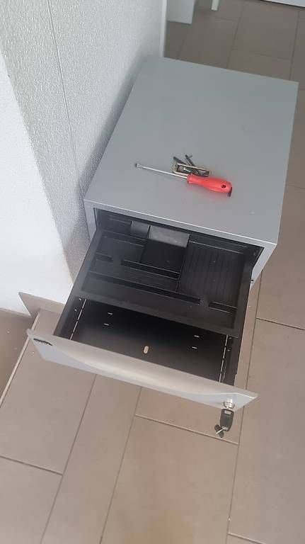 Armadi: Büro Hängeregister Schrank mit Schlüssel – Usato da Turbenthal venduto da Cybergreek1978