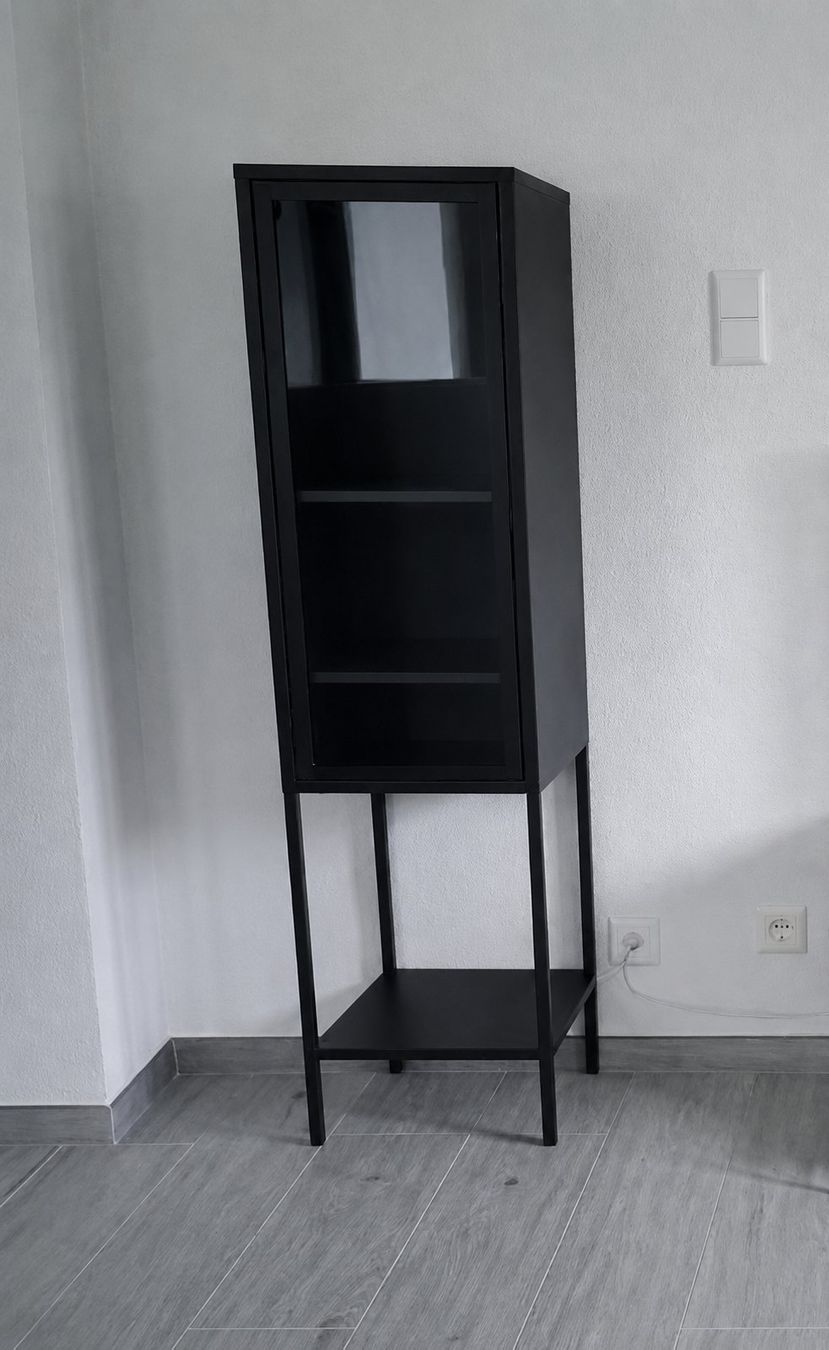 Vitrines: Vitrinenschrank MISHA – D'occasion à Agno par vale_sale