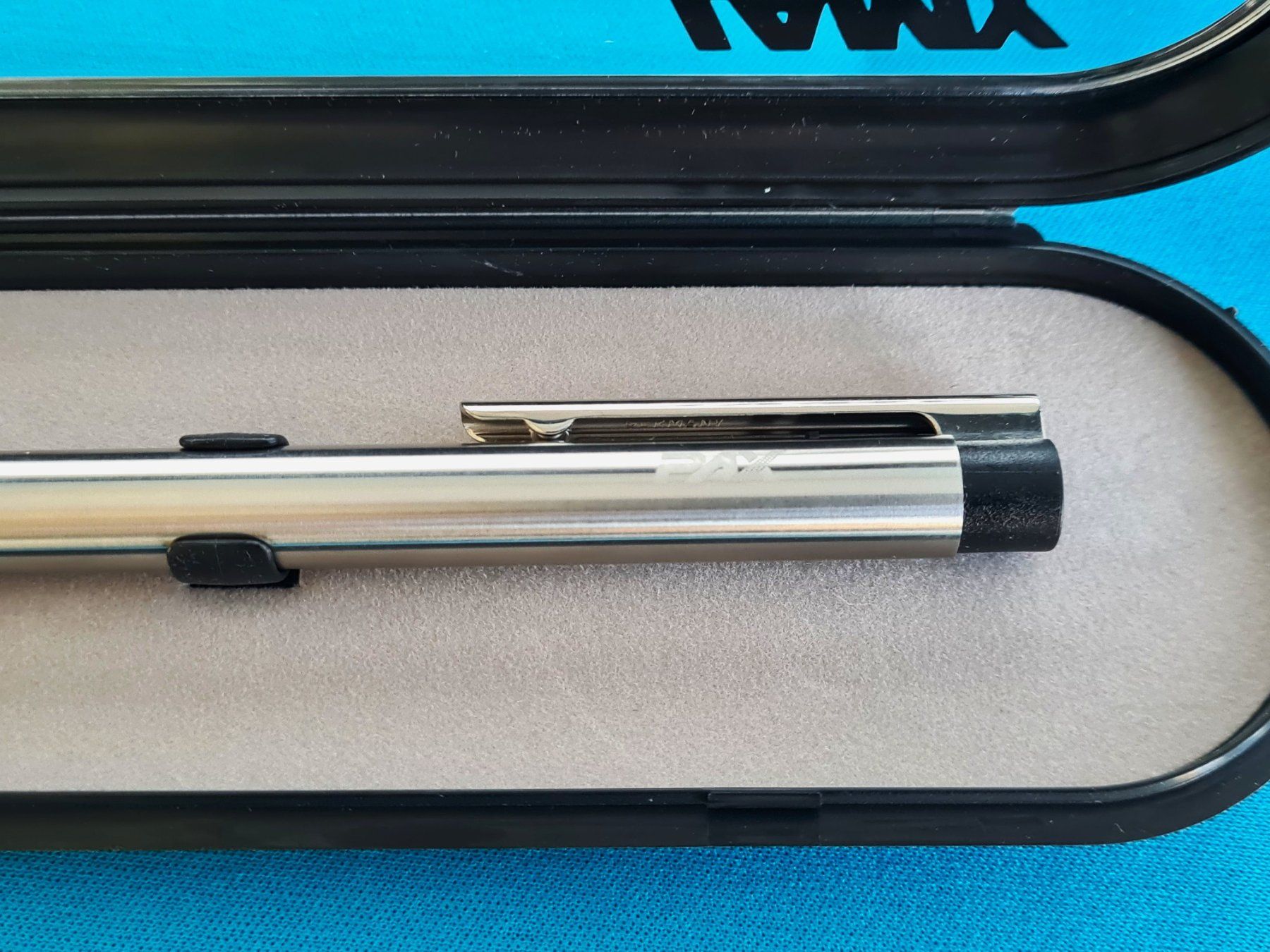 Lamy Penna & Evidenziatori: Kugelschreiber LAMI mit PAX Loge. – Nuovo e nell'imballaggio originale da Saland venduto da V-Tour 3