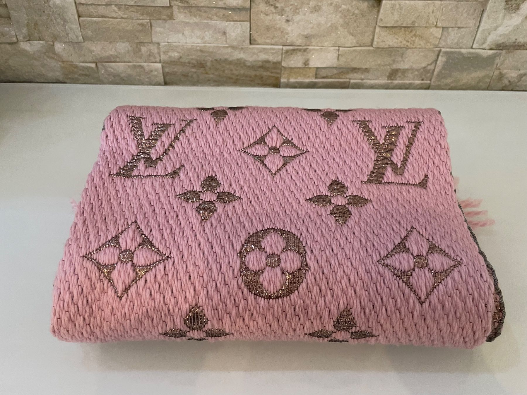 Louis Vuitton Foulard & Sciarpe: Louis Vuitton Schal Logomania - Nr. 303 – Nuovo (secondo la descrizione) da Hittnau venduto da LuxAndMore 2