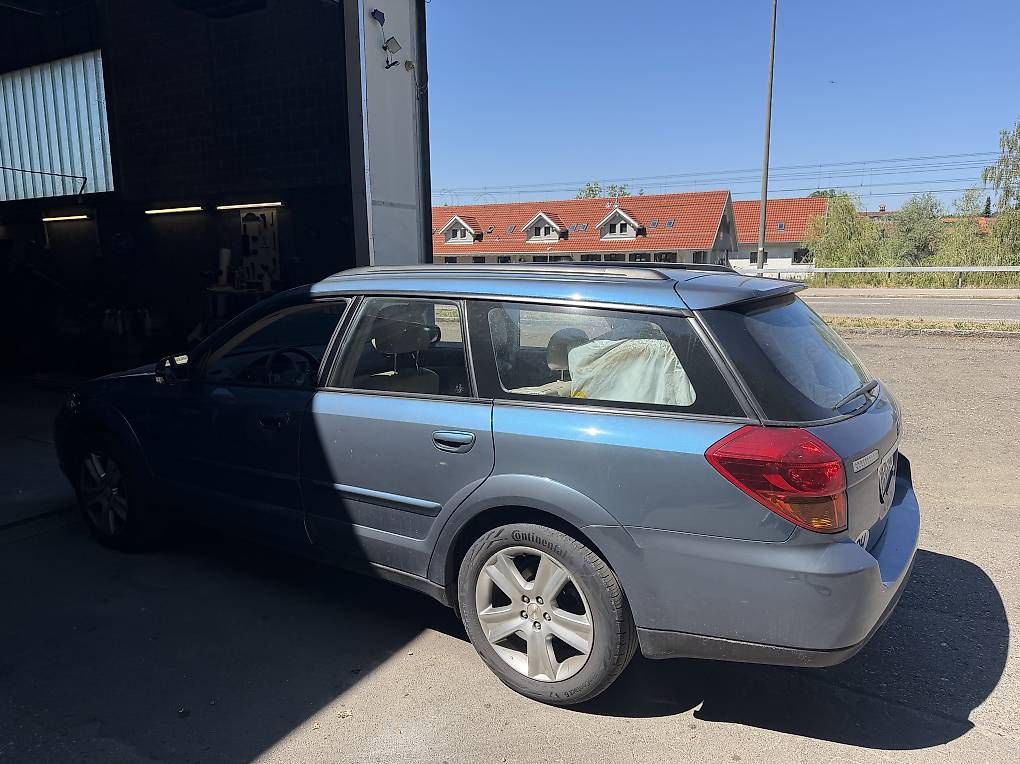 Automobili: Subaru outback 3 Liter Automat Leder Klima  – Usato da Winterthur venduto da Sinoregi 3