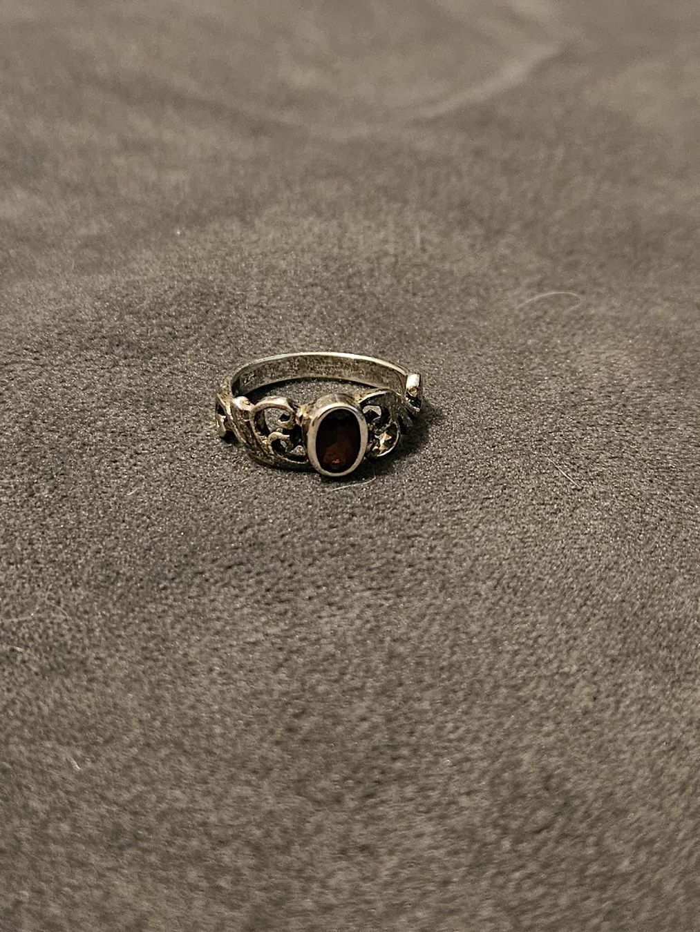 Anelli: Ring mit Stein – Usato da Näfels venduto da eic_2z5x 1