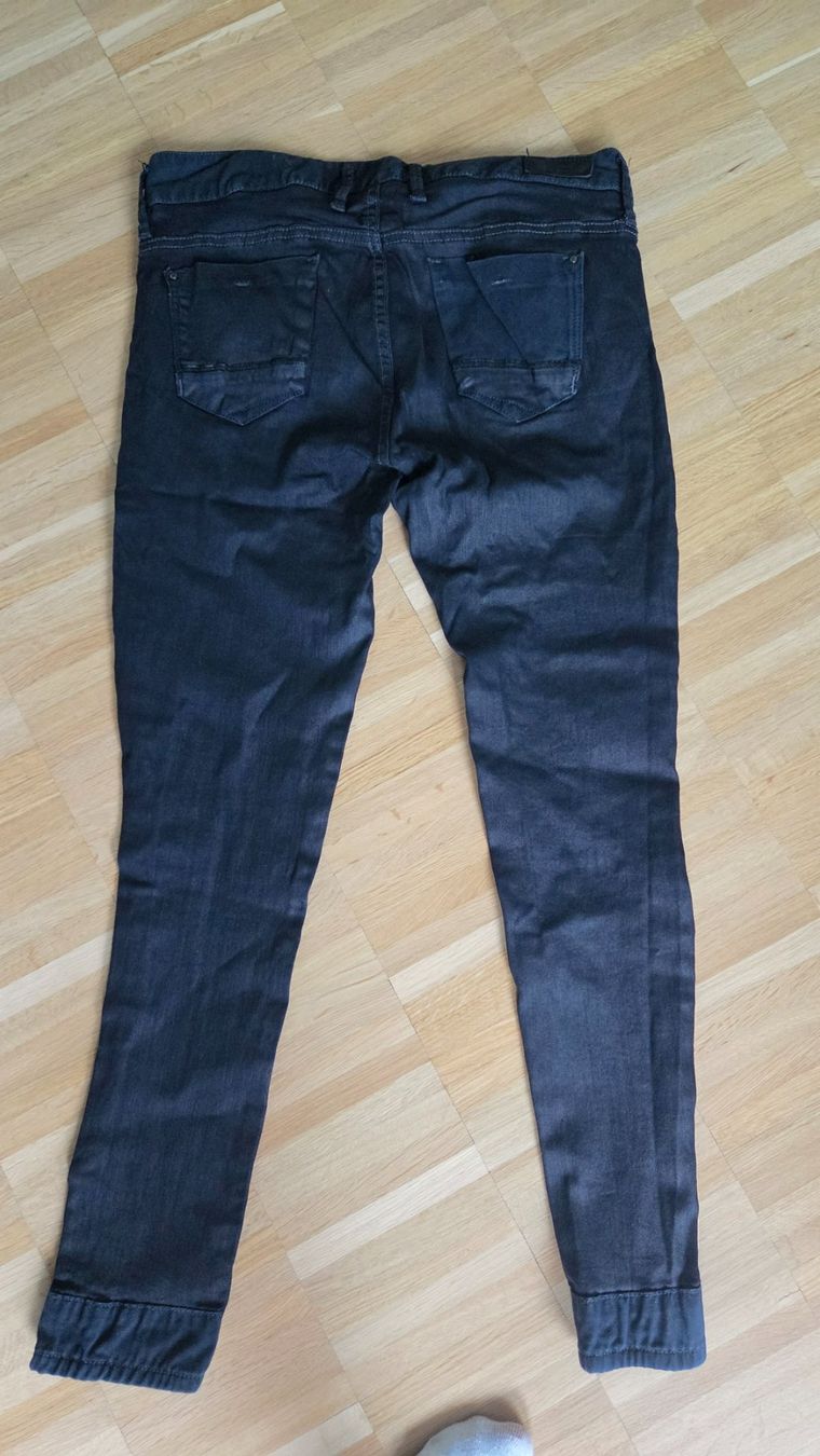 Jeans: Schwarze Röhrenjeans von LTB Gr. 32, – Usato da Zürich venduto da lis_975j 1